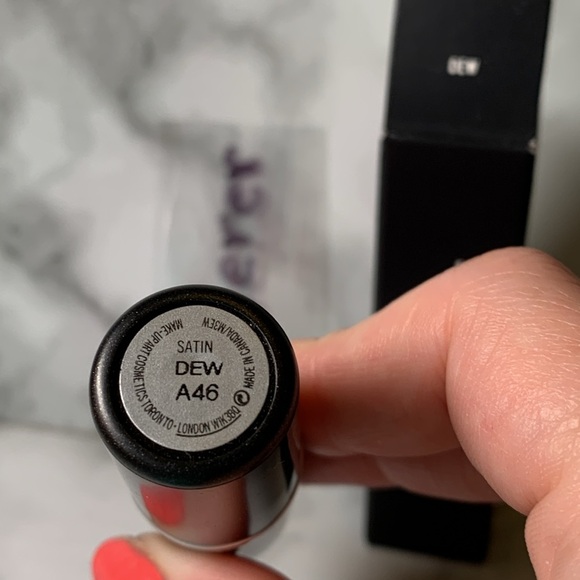 DEW Satin Lipstick MAC - Picture 8 of 16